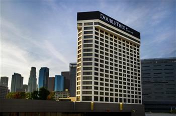 Hoa Kỳ: Combo Vé máy bay khứ hồi + 2 đêm khách sạn DoubleTree by Hilton 4* tại Los Angeles