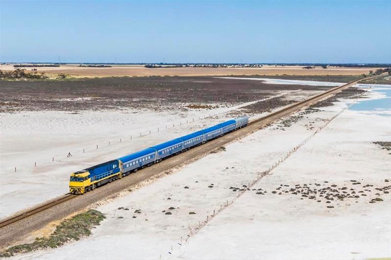 Melbourne - Adelaide