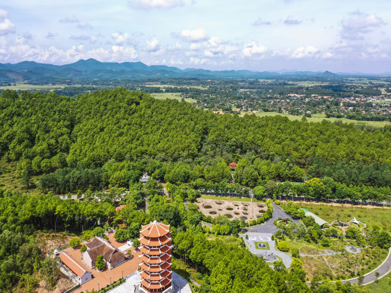 Vinh - Hà Tĩnh - Ngã 3 Đồng Lộc - Khu lưu niệm Đại thi hào Nguyễn Du
