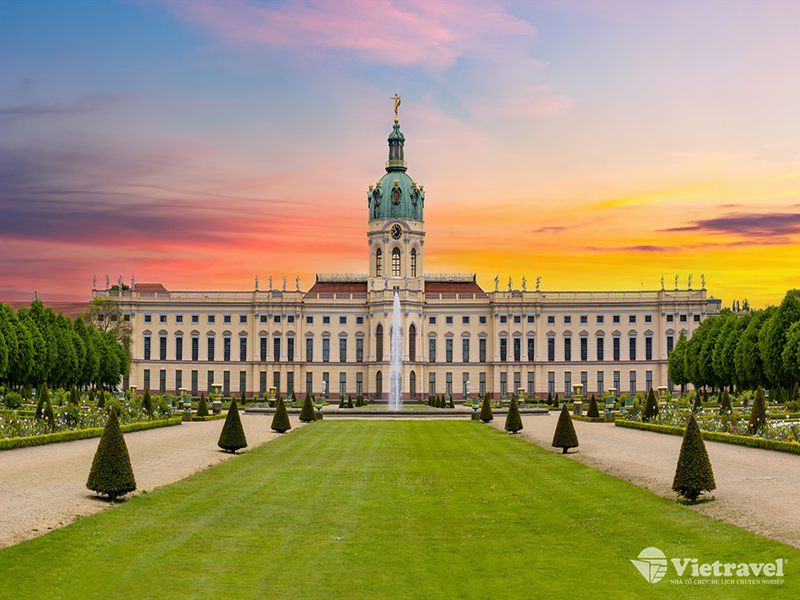 PRAGUE - VIENNA	(Ăn sáng, trưa, tối)