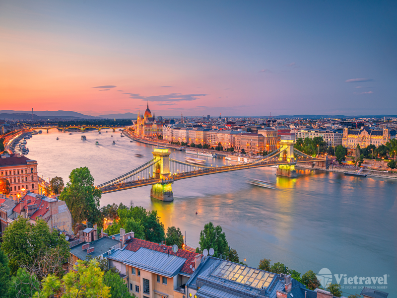 DRESDEN - PRAGUE 	(Ăn sáng, trưa, tối)