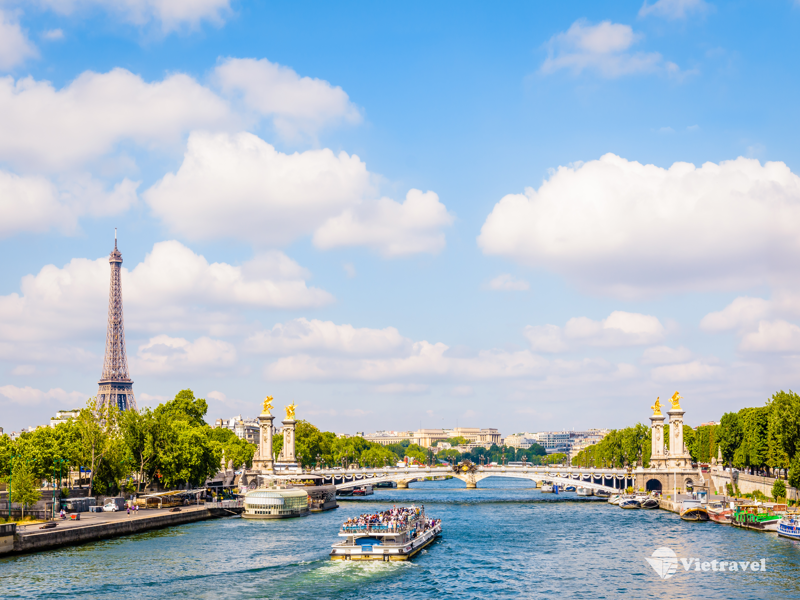 Tp. Hồ Chí Minh – Paris