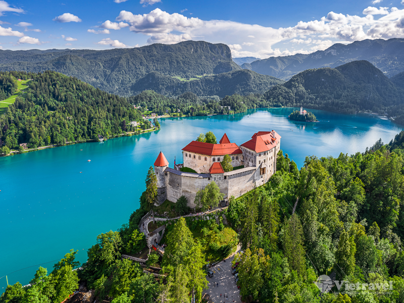 LJUBLJANA – BLED – LJUBLJANA	(Ăn ba bữa)