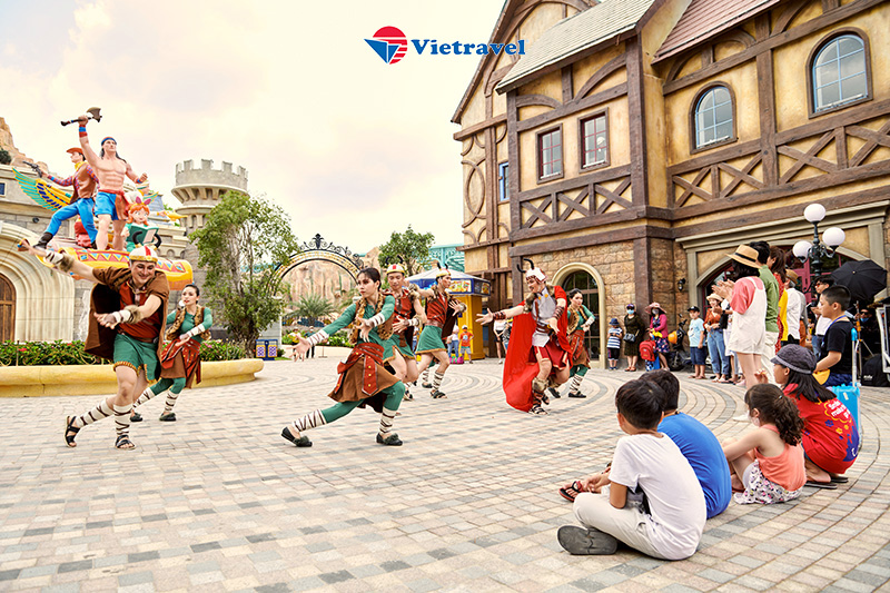 Bay cùng Vietravel Airlines | Thỏa Thích vui chơi tại Vinwonder & Safari World - Nghỉ dưỡng VinHoliday Phú Quốc - Mùng 2 Tết