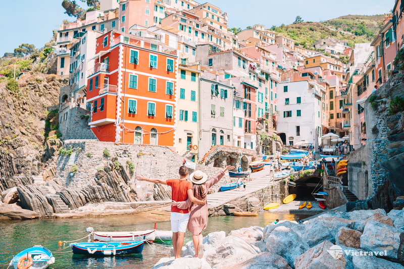 Pháp - Thụy Sĩ - Ý: Thị trấn Colmar thơ mộng, Thiên đường màu sắc Cinque Terre | Lễ 02/09