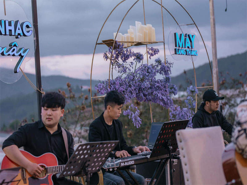 Đà Lạt - Thung lũng Đèn - Xích đu Tiên - Tặng vé xem ca nhạc tại Mây Lang Thang (Tour Giá Sốc)