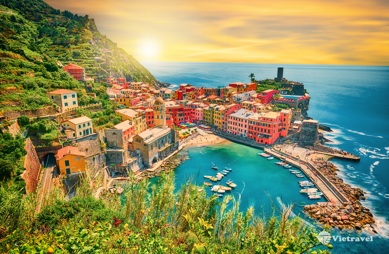Pháp - Thụy Sĩ - Ý: Thị trấn Colmar thơ mộng, Thiên đường màu sắc Cinque Terre; Tặng vé tham quan Vatican  (Ưu đãi giảm ngay 5 triệu/khách khi đăng kí trước ngày 10/4/2023)    