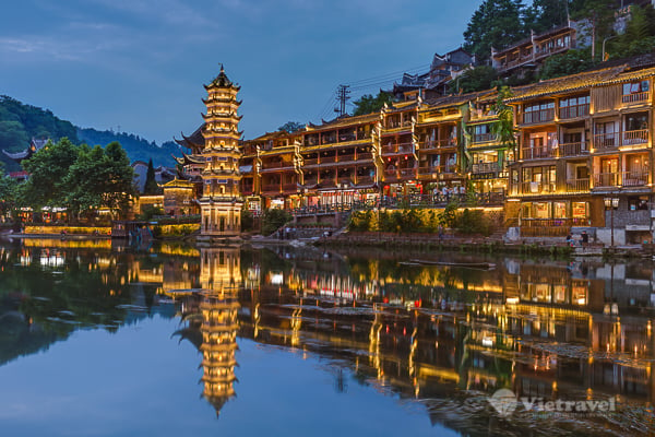 Trung Quốc: Trương Gia Giới - Phượng Hoàng Cổ Trấn - Đức Hãng Miêu Trại - Khách sạn 4 sao | 6 ngày 5 đêm